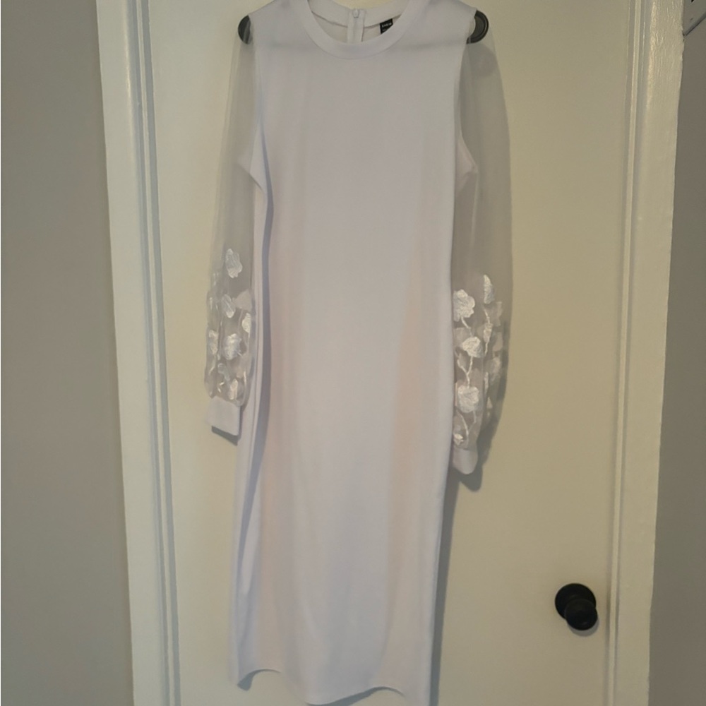 White long sleeve dress